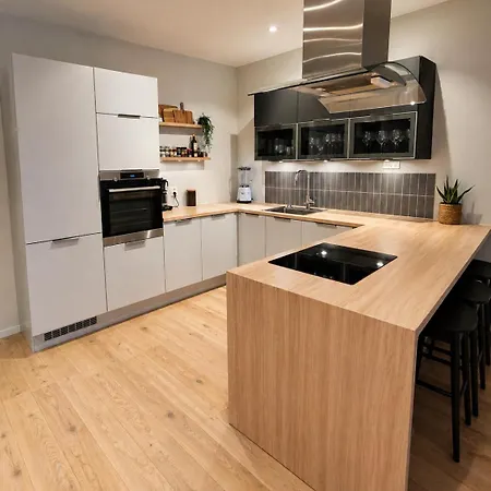 Apartment Cozy 3-bedroom Near Center & Northern Lights Tromsø